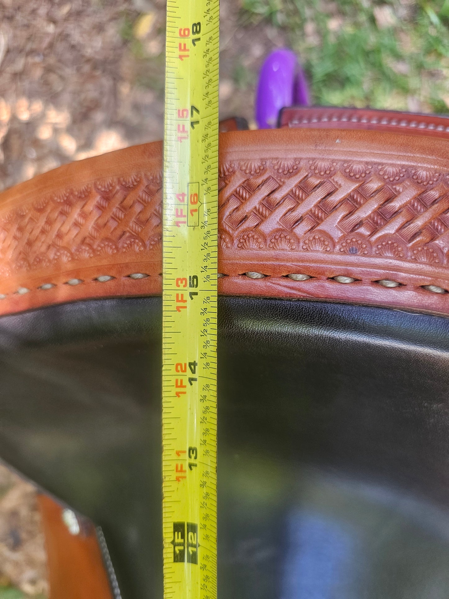 15" Crates Lightweight Round Skirt Trail Saddle used