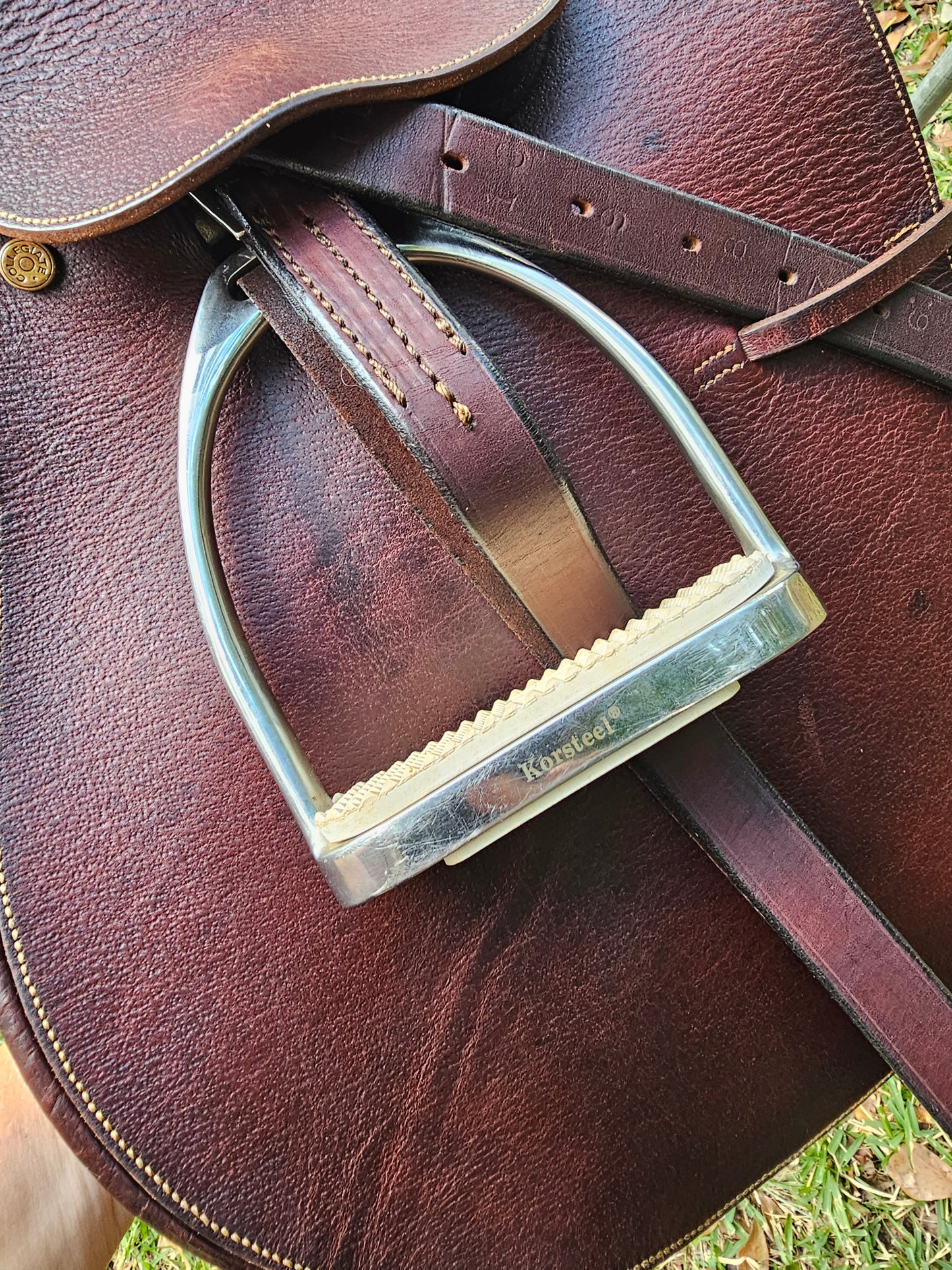 16.5" Collegiate Close Contact Hunt/Jump Saddle