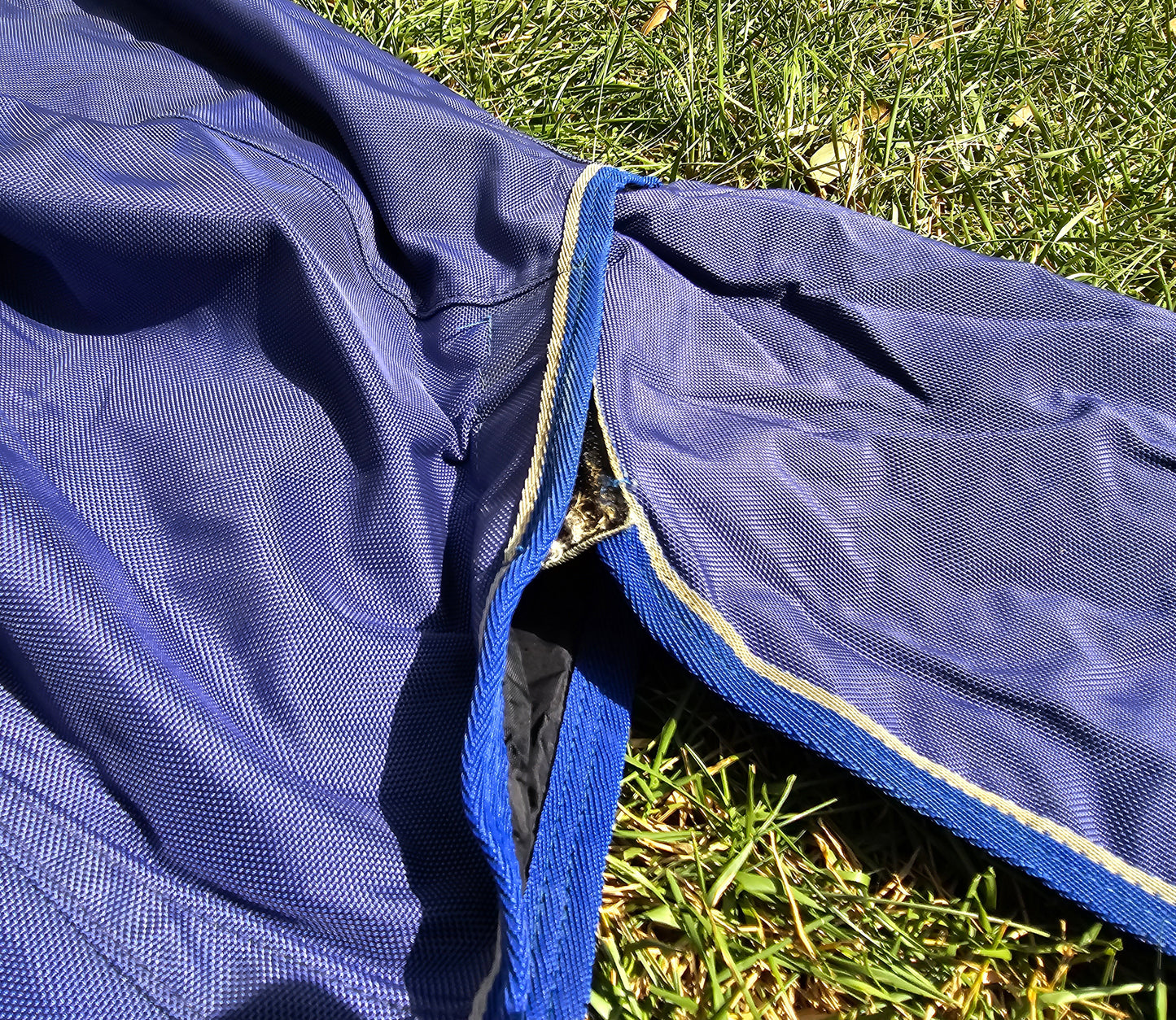 80" Kensington Platinum Turnout horse blanket used