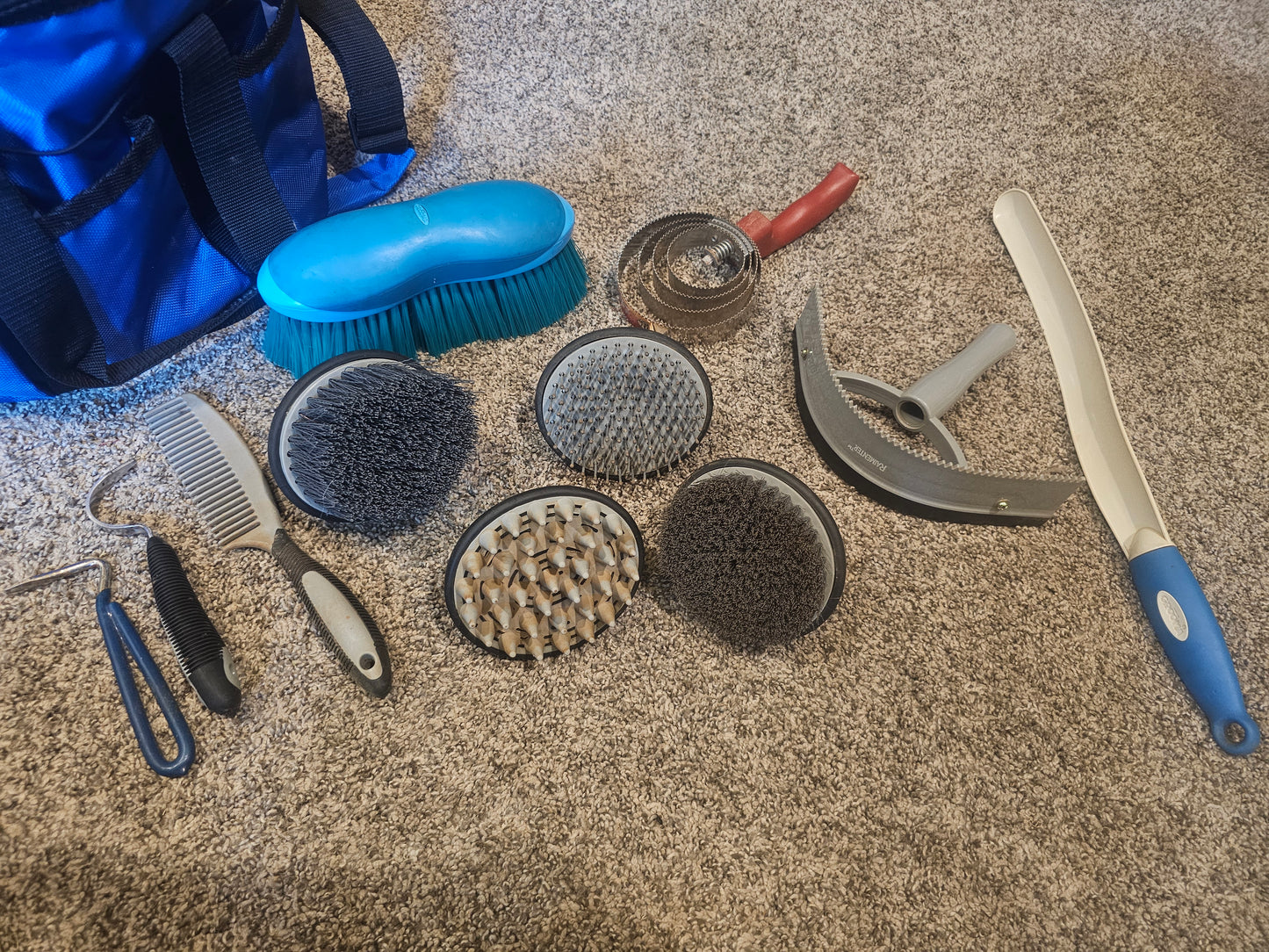 Grooming Kit with Sling Tote