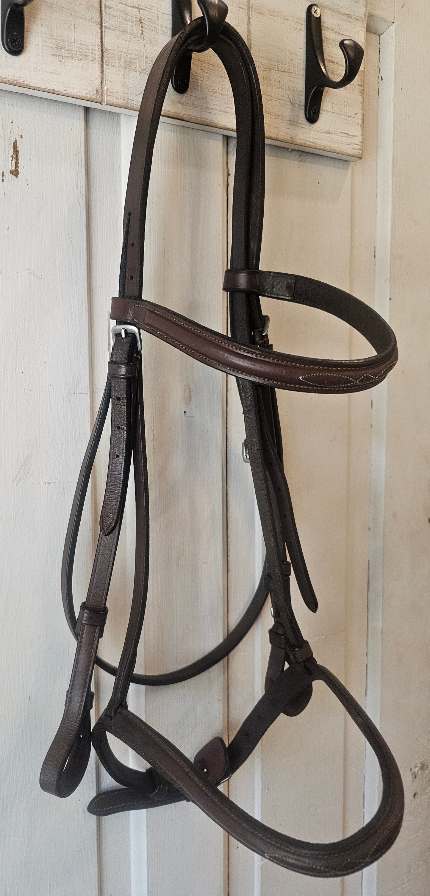 English Hunter Bridle fancy stitched full size used