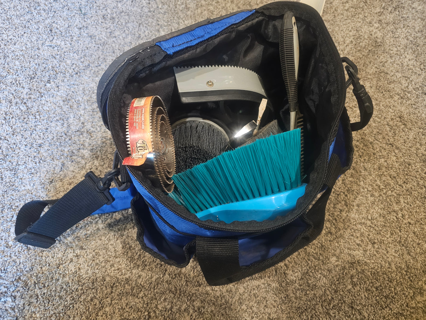 Grooming Kit with Sling Tote