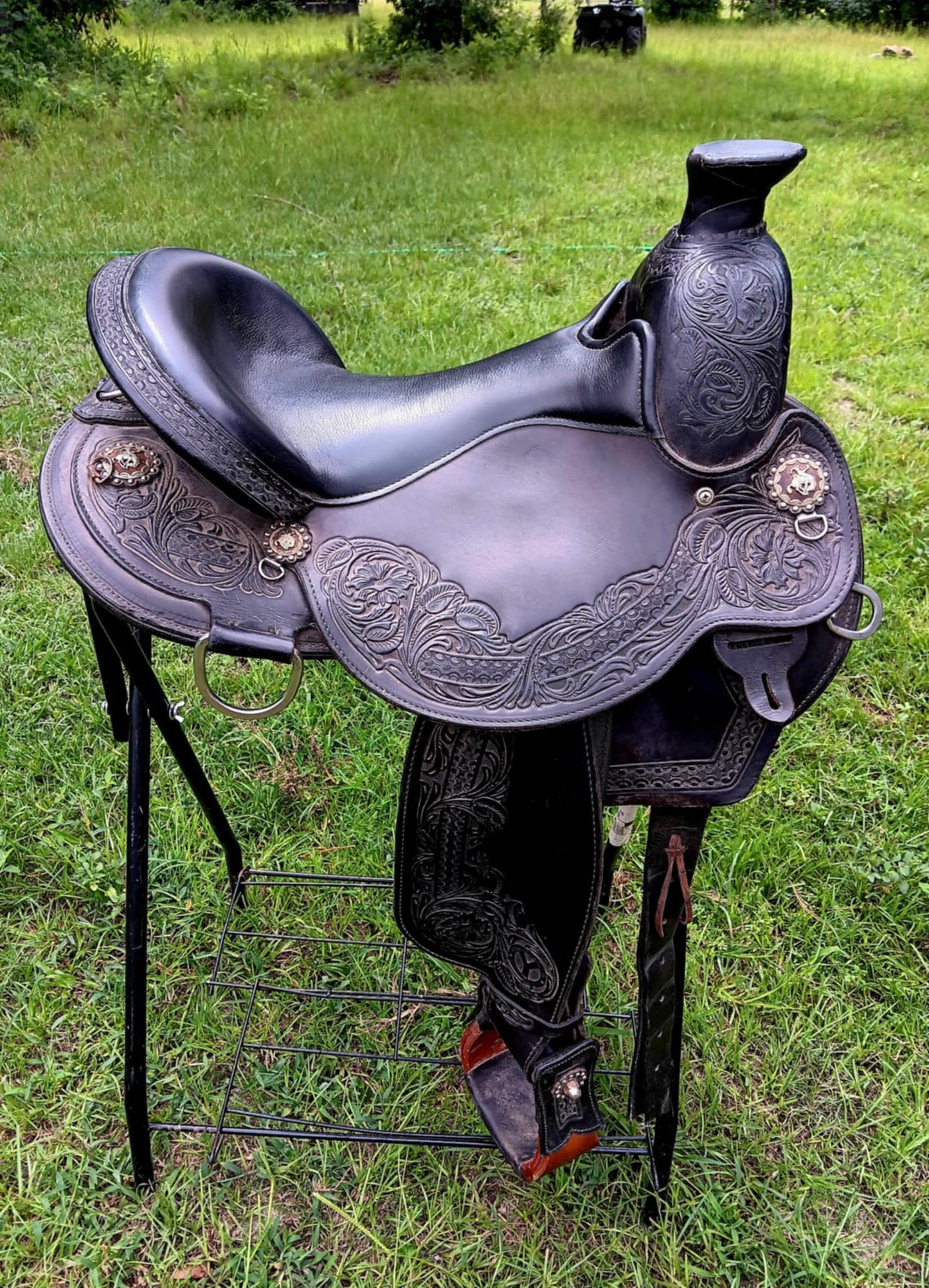 16" Circle Y Walnut Grove Flex2 Trail Saddle, wide tree