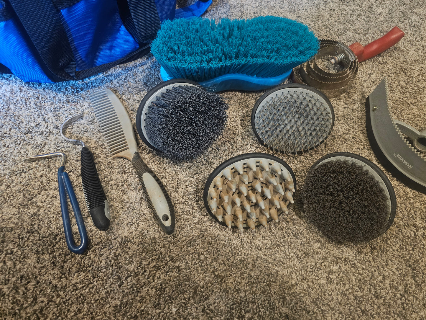 Grooming Kit with Sling Tote