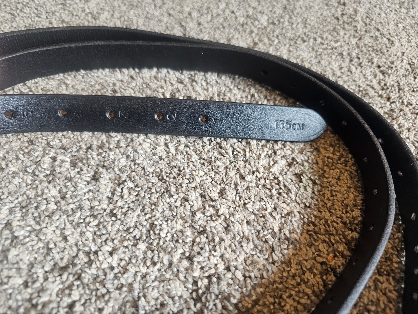 Black stirrup leathers used 135 cm