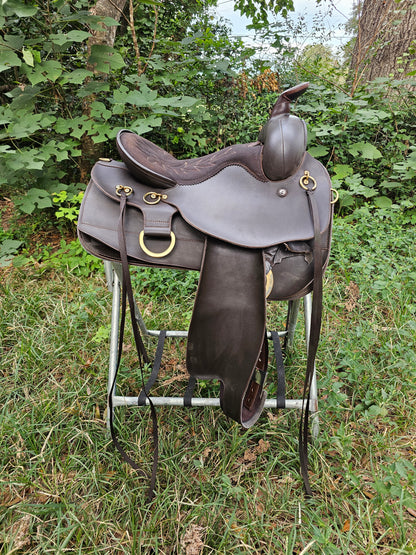 15.5" Lami Cell synthetic western trail saddle used