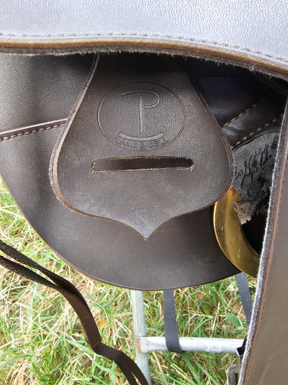 15.5" Lami Cell synthetic western trail saddle used