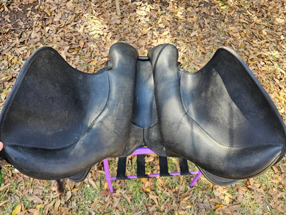 16.5" Wintec All Purpose Saddle wide tree used