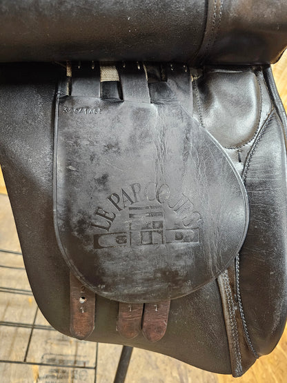 18" Stübben Dressage Saddle wide tree