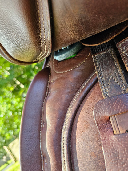 17.5" Collegiate Convertible Close Contact Saddle