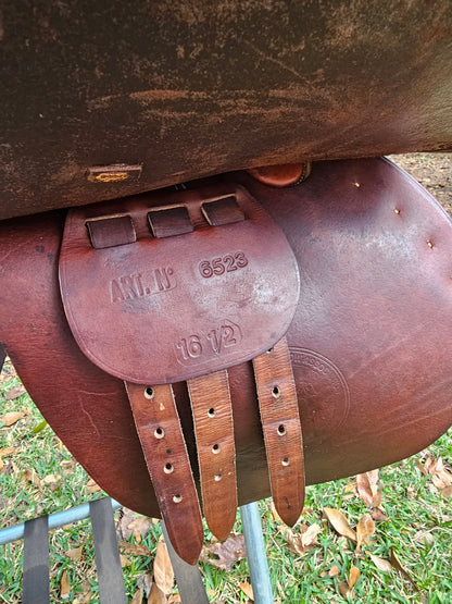 16.5" Collegiate Close Contact Hunt/Jump Saddle