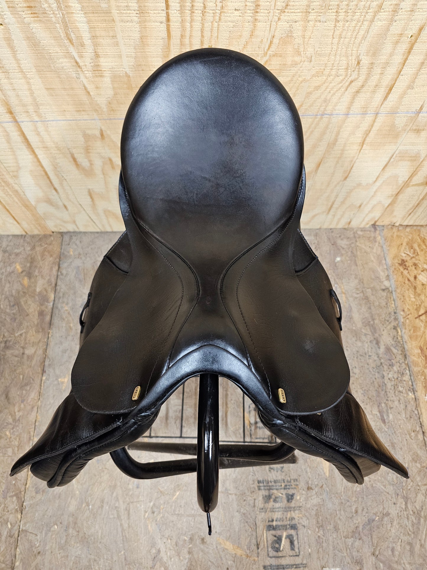 18" Stübben Dressage Saddle wide tree