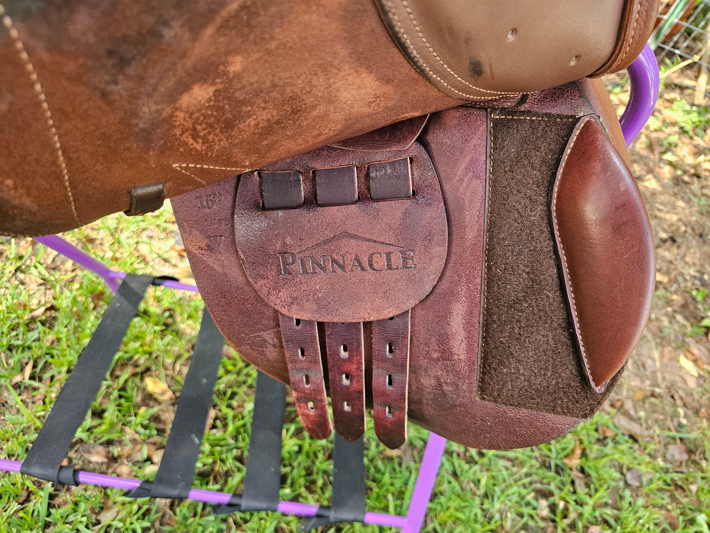 16" Pinnacle English Saddle wide tree