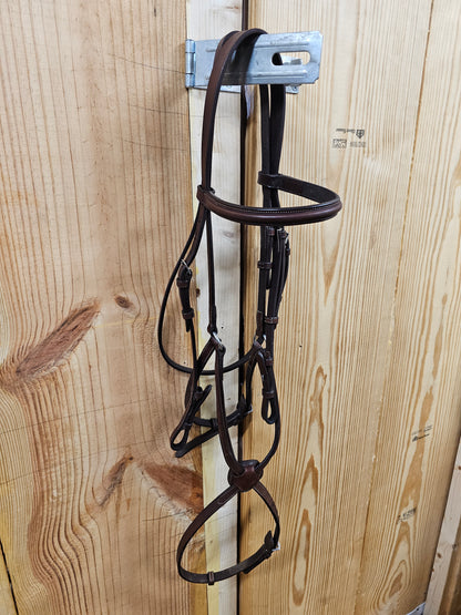 Circuit Figure 8 Raised Hunter Jump Bridle used