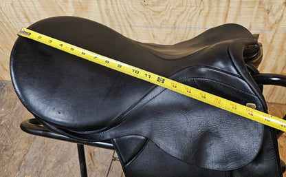 18" Stübben Dressage Saddle wide tree