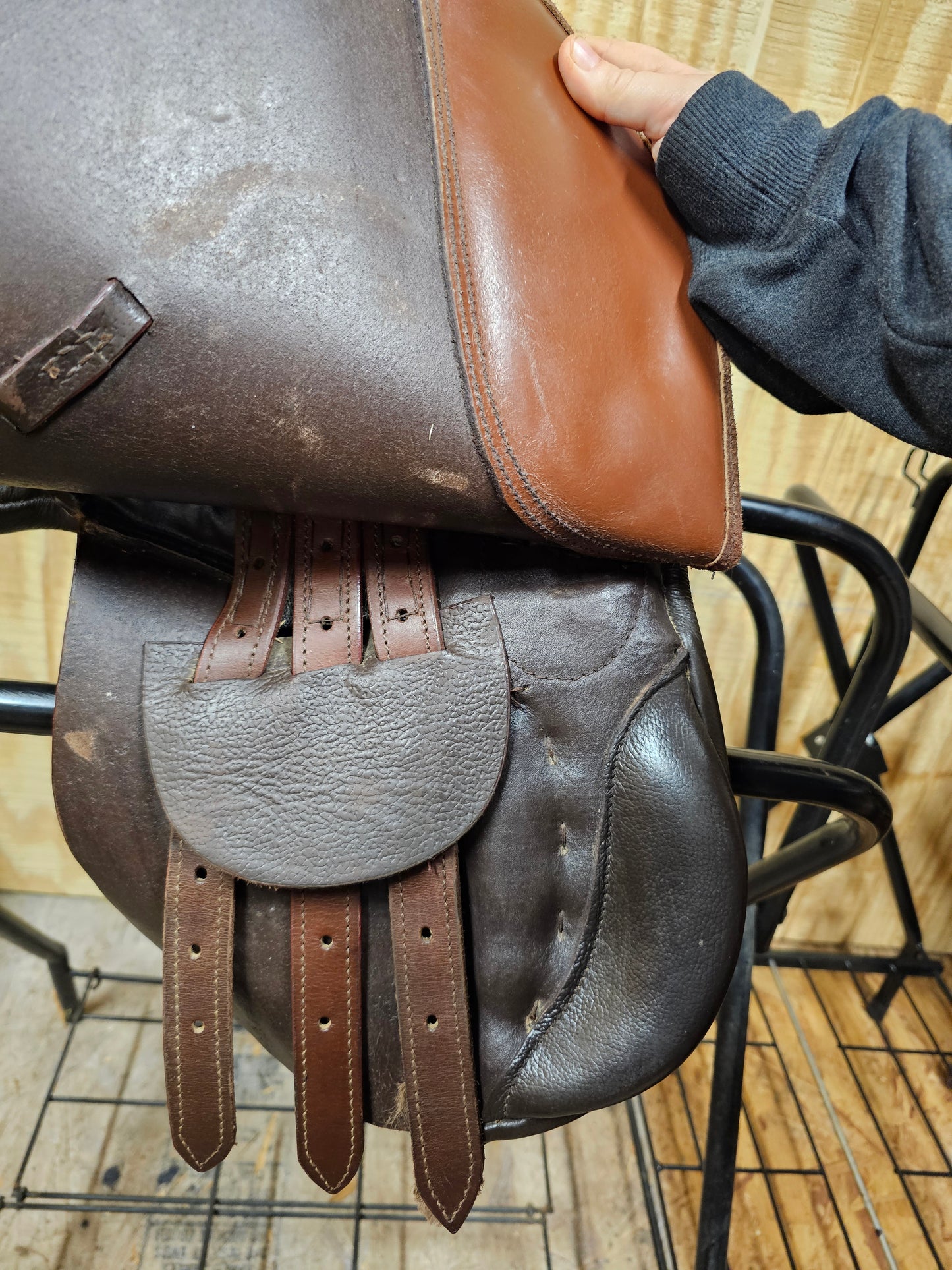 14" English Youth Saddle barely used