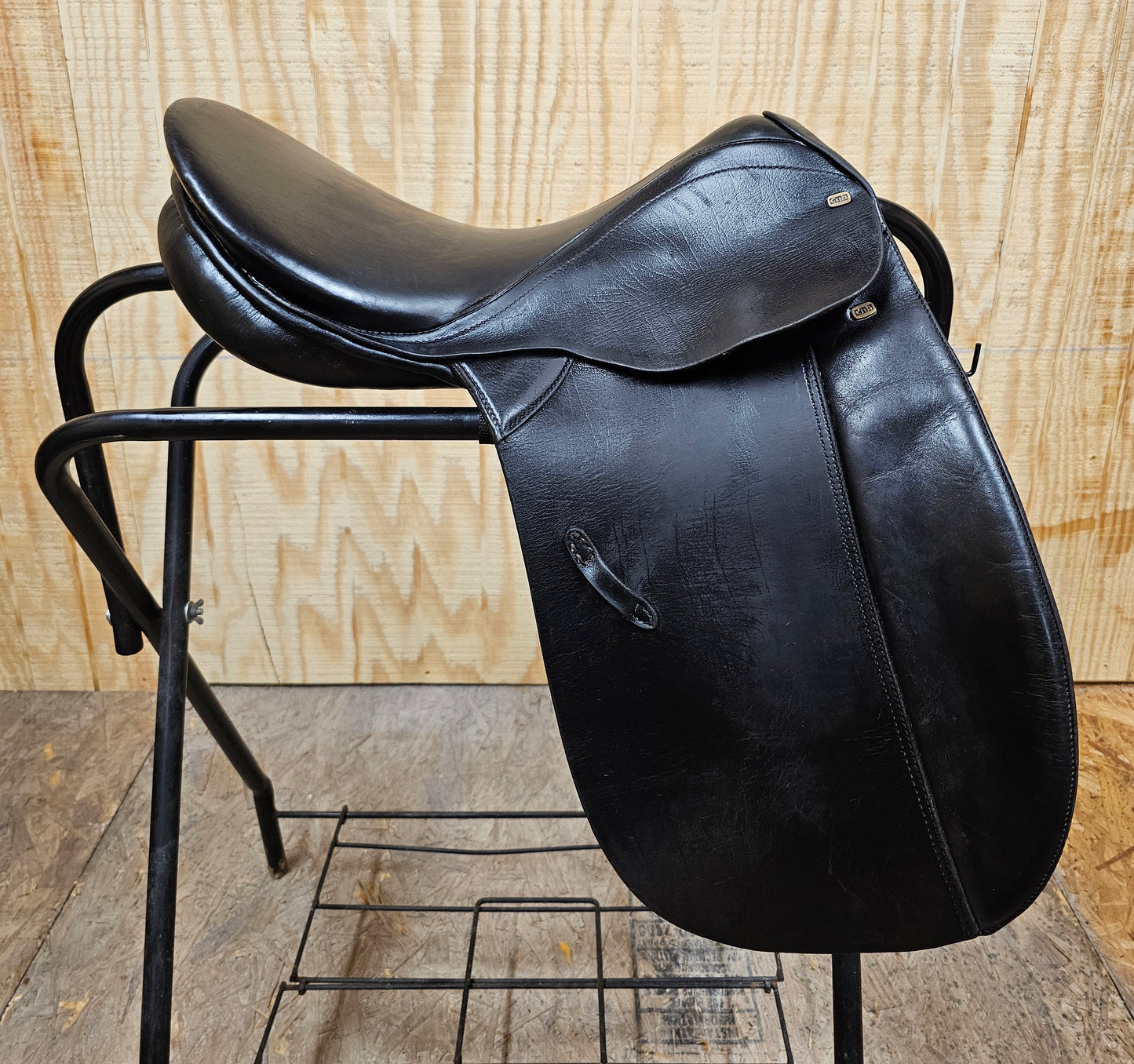 18" Stübben Dressage Saddle wide tree