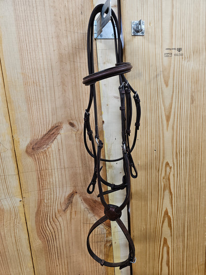 Circuit Figure 8 Raised Hunter Jump Bridle used
