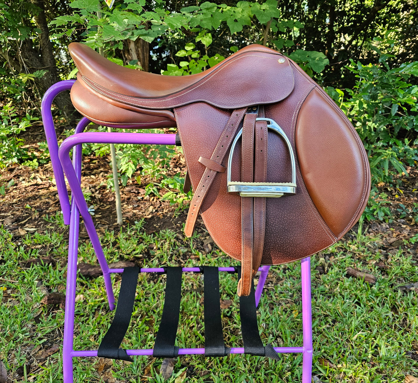 17.5" Collegiate Convertible Close Contact Saddle