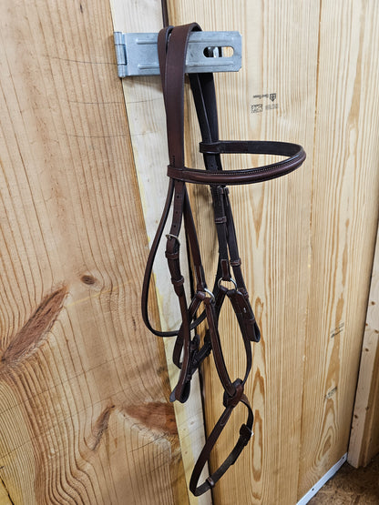 Circuit Figure 8 Raised Hunter Jump Bridle used