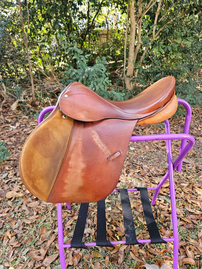17" BT Crump All Purpose Saddle used