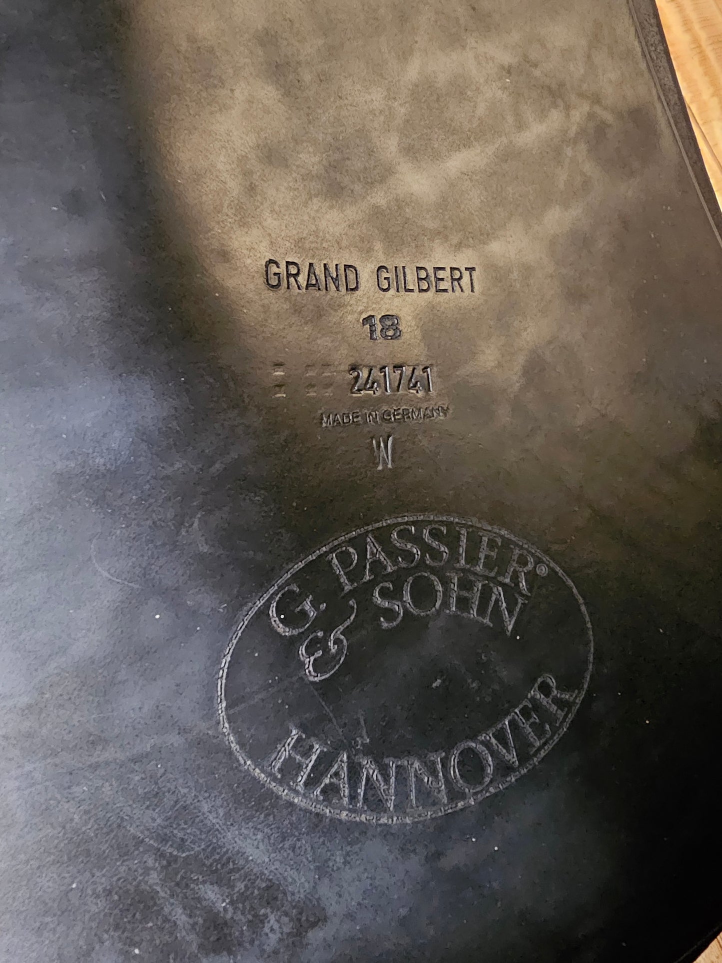 18" Passier&Sohn Hannover Gilbert Dressage Saddle wide tree