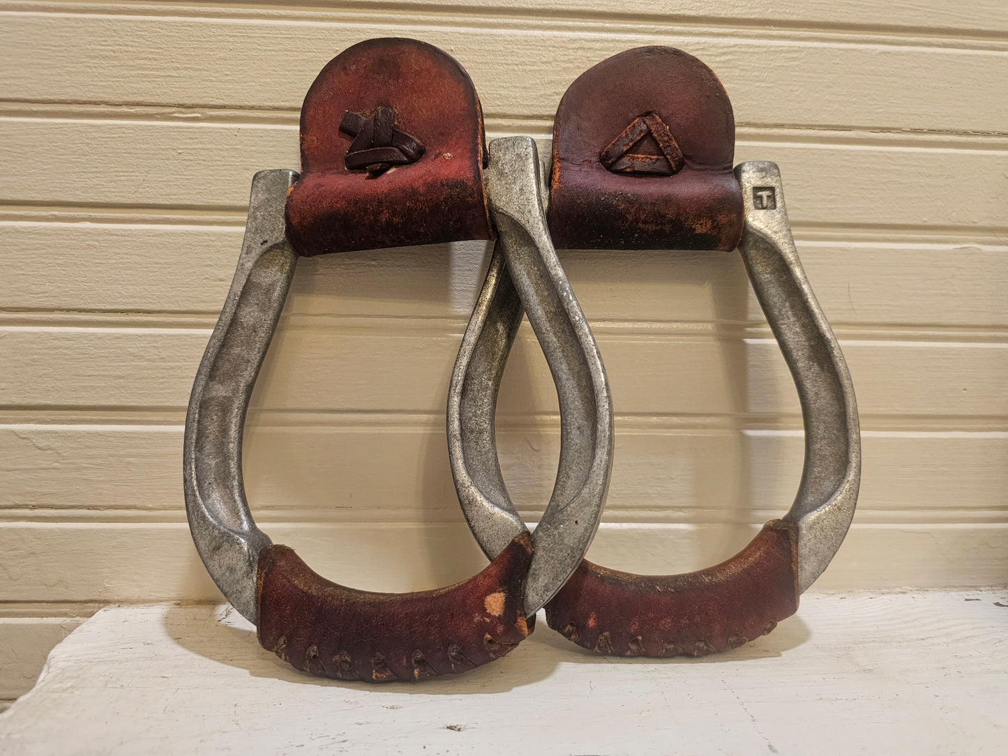Oxbow Stirrups Aluminum used