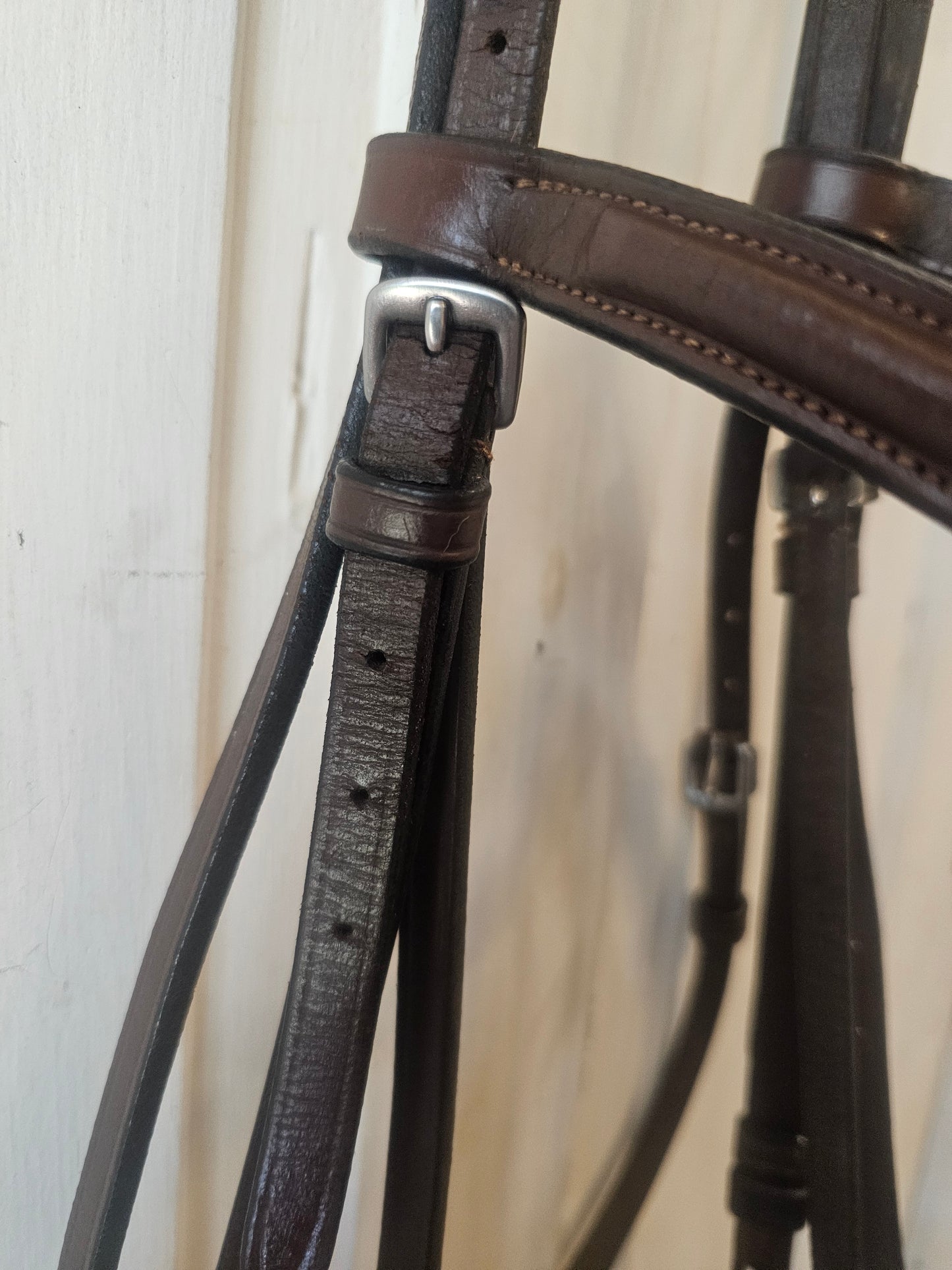 English Hunter Bridle fancy stitched full size used
