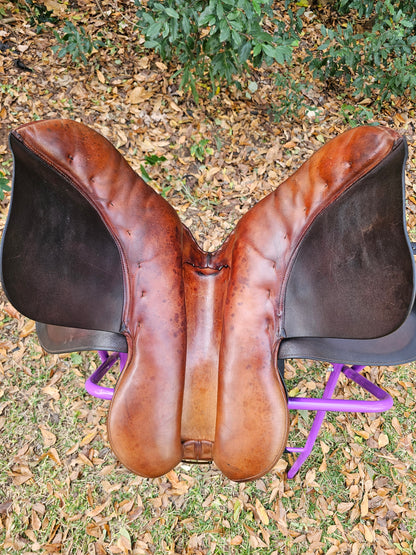 17" County Stabilizer Close Contact Hunt Seat used