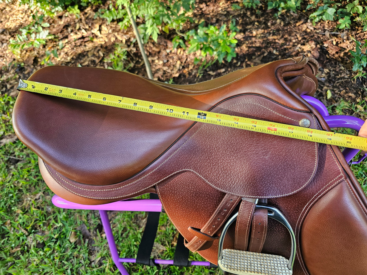 17.5" Collegiate Convertible Close Contact Saddle