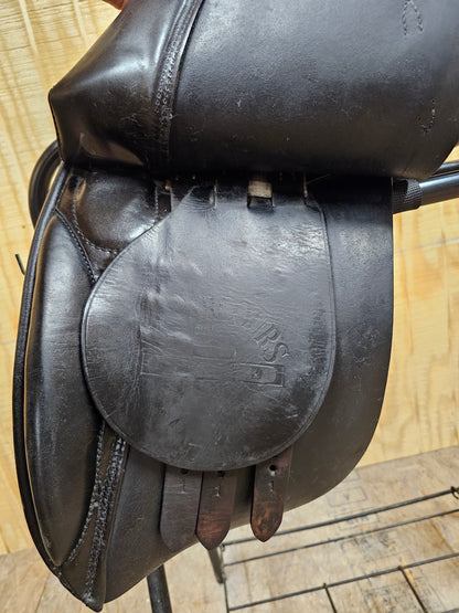 18" Stübben Dressage Saddle wide tree