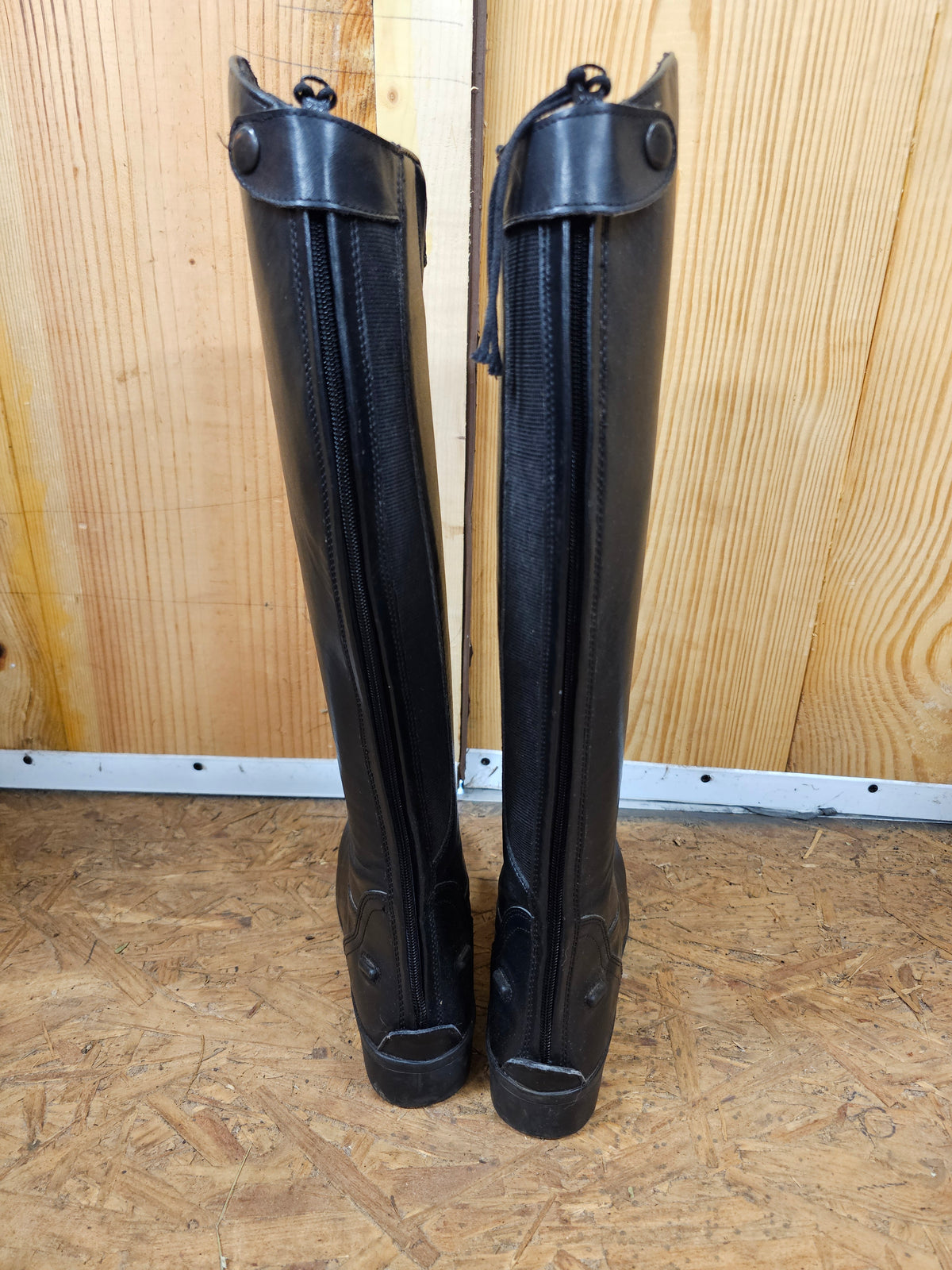 Saxon Syntovia Tall Boots used
