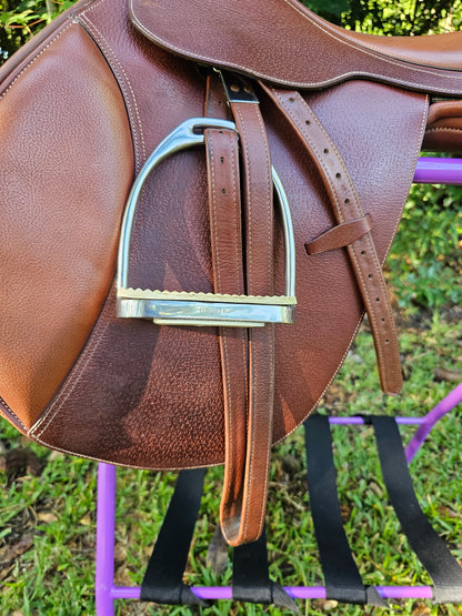 17.5" Collegiate Convertible Close Contact Saddle