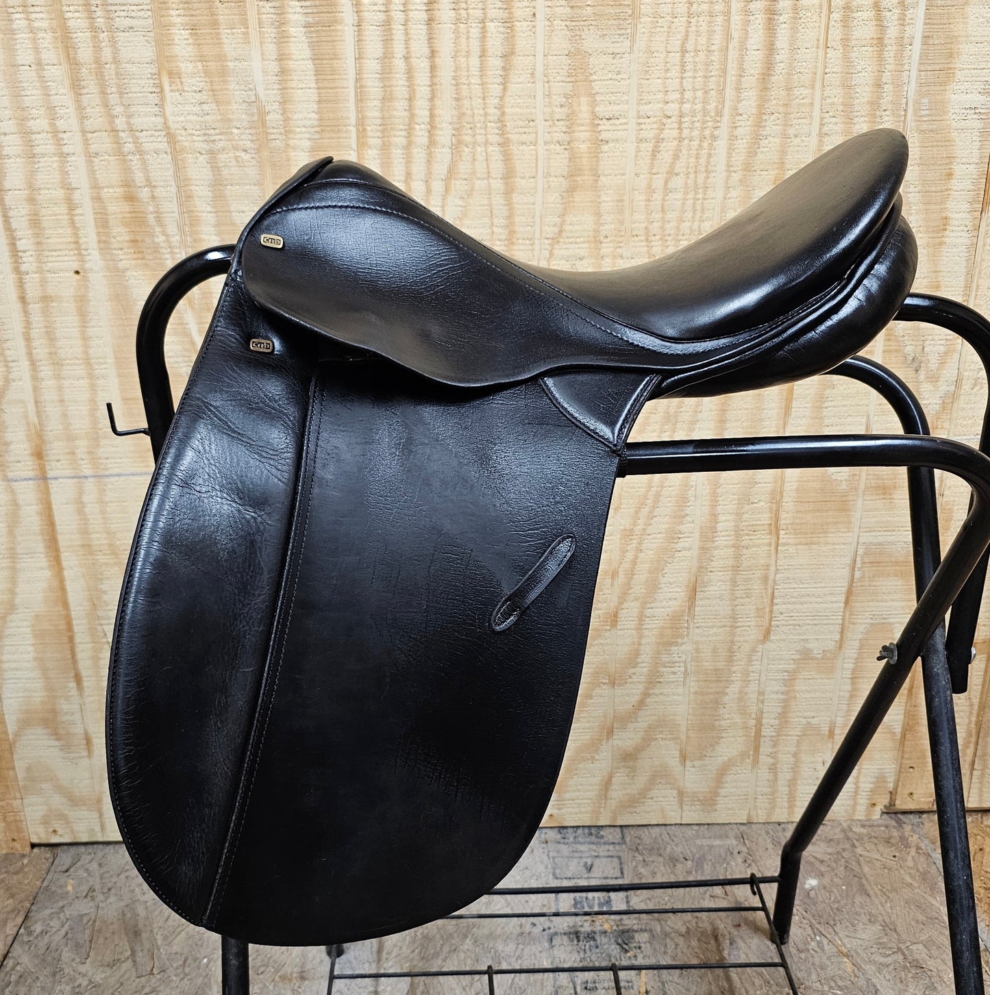 18" Stübben Dressage Saddle wide tree