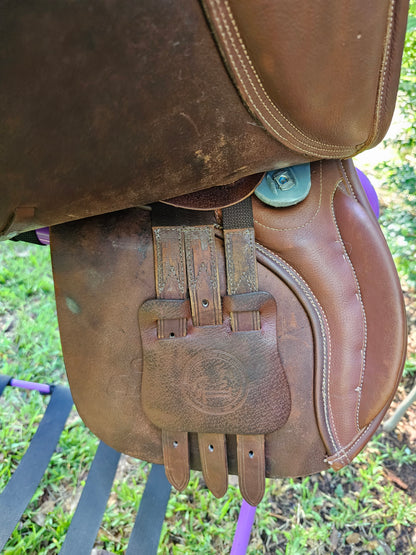 17.5" Collegiate Convertible Close Contact Saddle