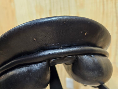 18" Stübben Dressage Saddle wide tree