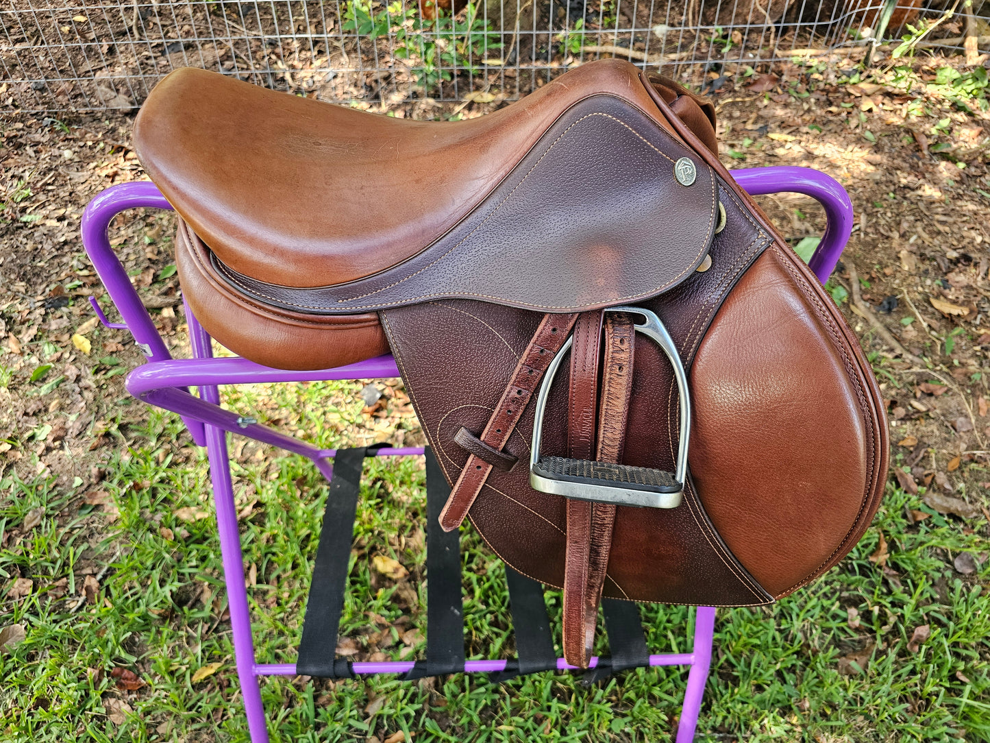 16" Pinnacle English Saddle wide tree