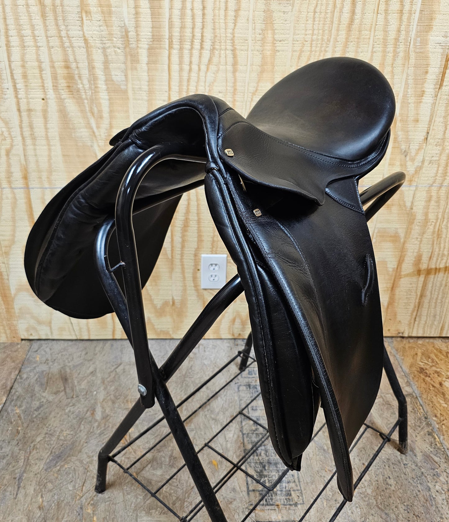 18" Stübben Dressage Saddle wide tree