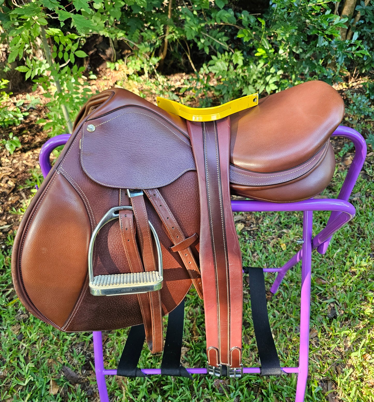 17.5" Collegiate Convertible Close Contact Saddle