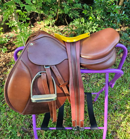 17.5" Collegiate Convertible Close Contact Saddle
