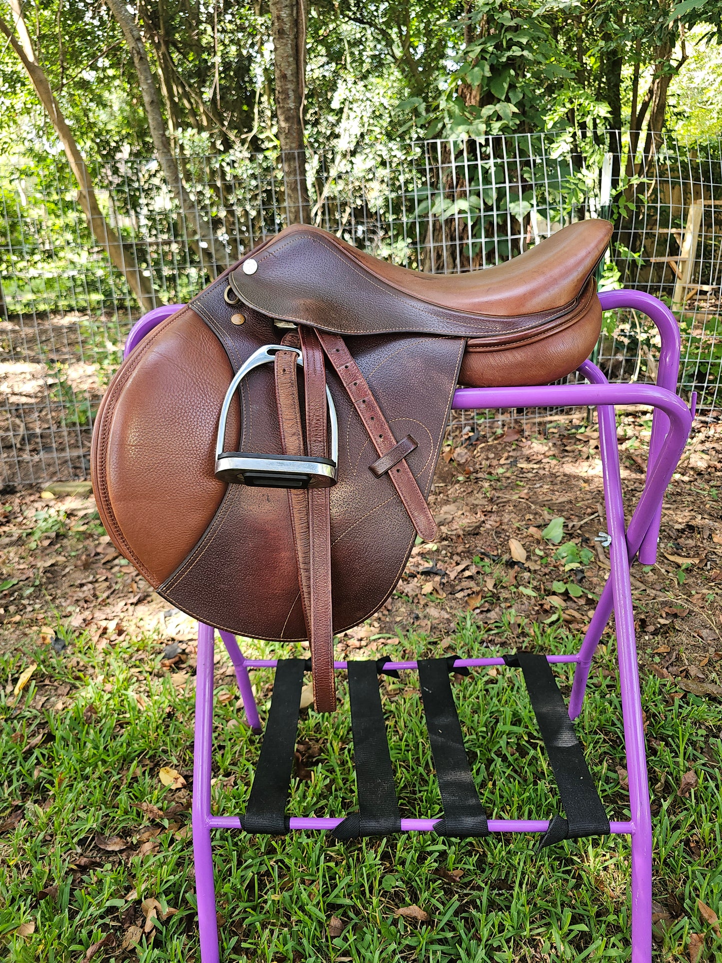 16" Pinnacle English Saddle wide tree