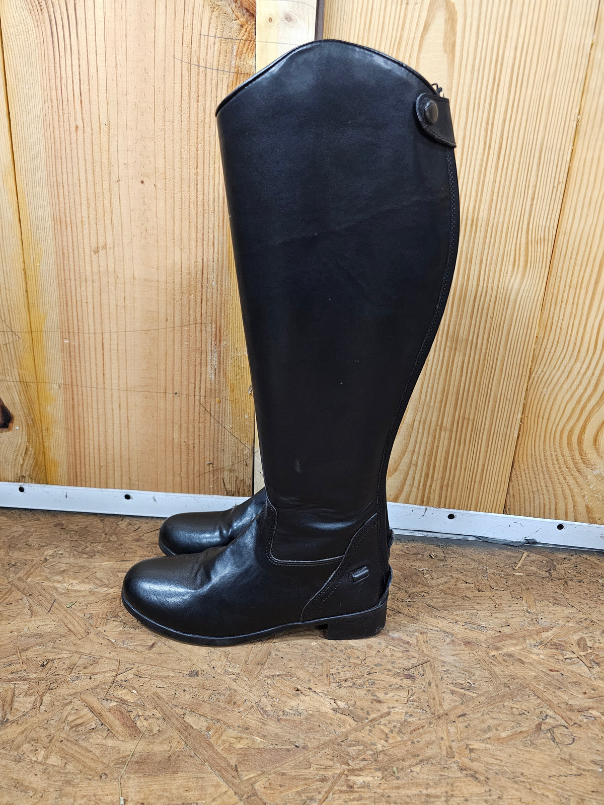 Saxon Syntovia Tall Boots used