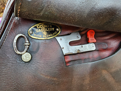 17" County Stabilizer Close Contact Hunt Seat used