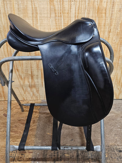 18" Passier&Sohn Hannover Gilbert Dressage Saddle wide tree