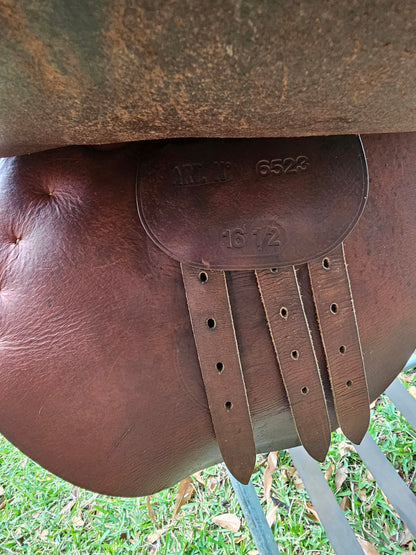 16.5" Collegiate Close Contact Hunt/Jump Saddle